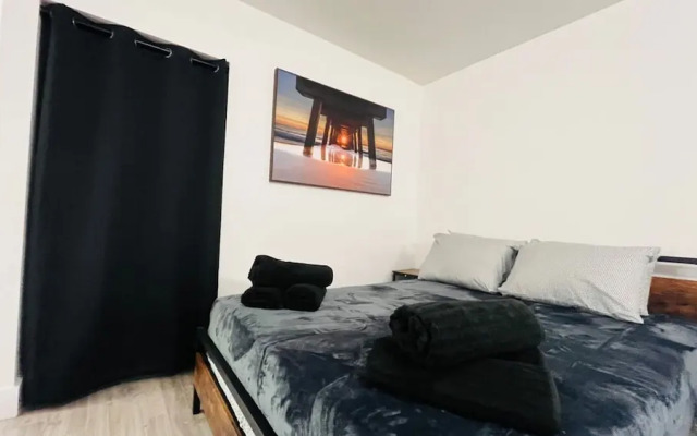 Upper East Side Renovated Studio Free Parking