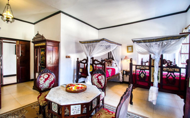 Tembo House Hotel & Apartments