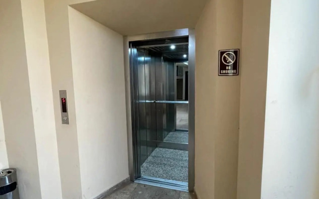 Armenak apartments N20