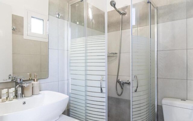 Olive Grove Beachfront Apartments & Suites