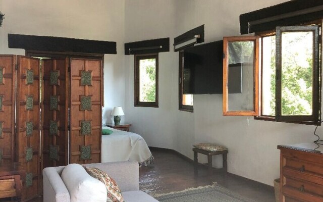 Pet Friendly Casa Studio in the Woods