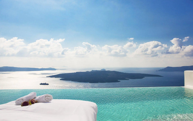 Cosmopolitan Suites