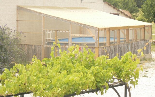 Les Truffiers Yourtes et roulotte