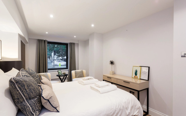The Carlyle - Elegant Serviced Apartments