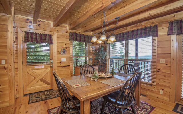 Majestic Mountain View by Heritage Cabin Rentals