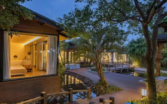 Mulin Riverside Hotel