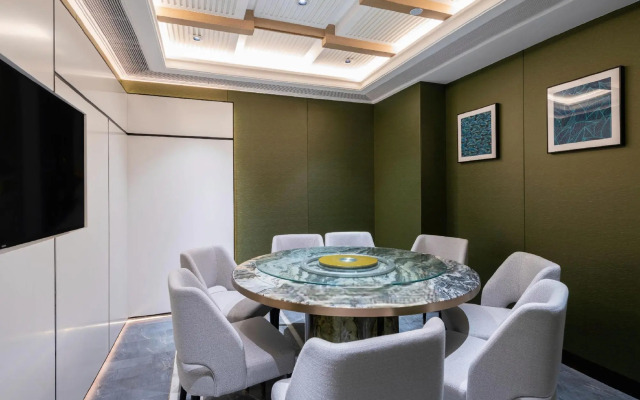 Sanya Golden Phoenix Sea View Hotel