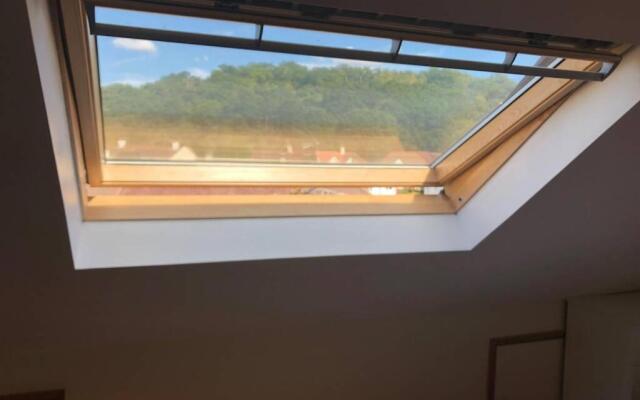 S6 Ensuite Loft Studio Space (Sandycroft Guest House)