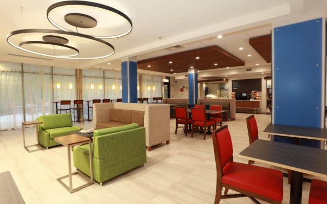 Holiday Inn Express Oneonta by IHG