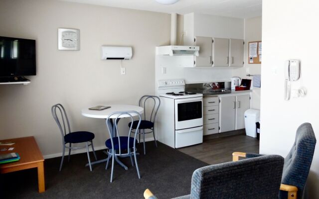 Aden Motel