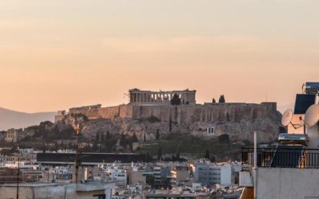 Vintage Apartment next to Acropolis Museum