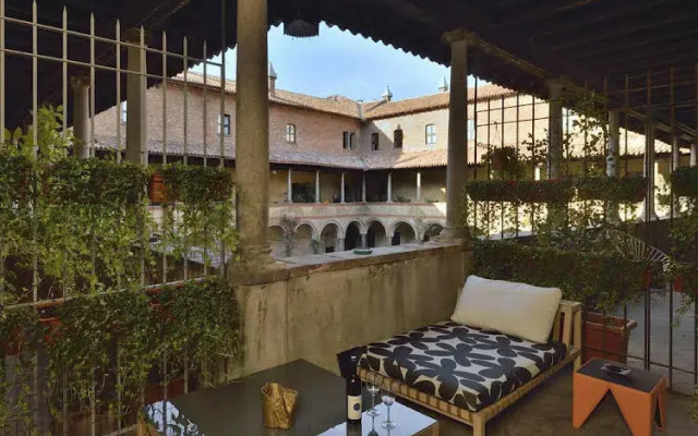 Park & Cloister Views Exclusive Apartment