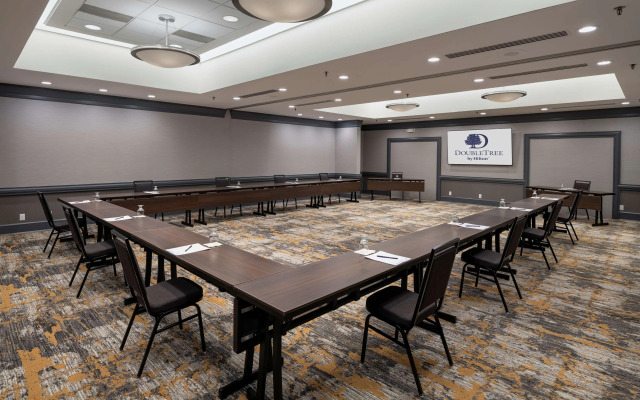 DoubleTree by Hilton Madison East