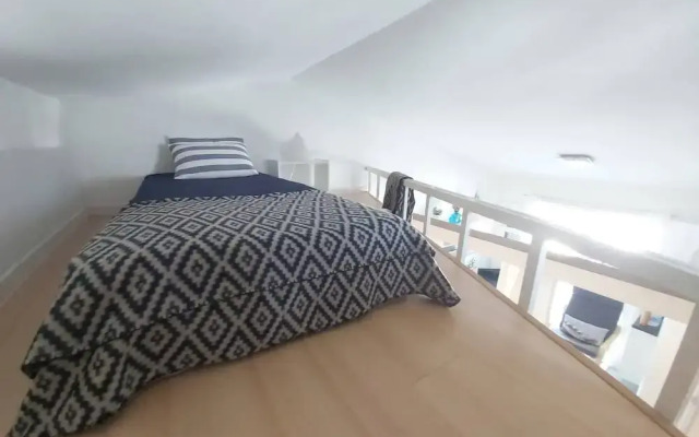 Central Apartment With Sea Views