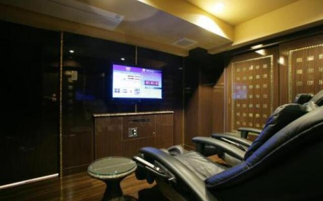 W Mulia Adult Only