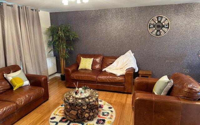 Tony's Court, Beautifully Furnished 2bedrooms Flat