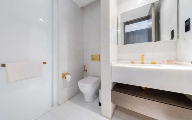 Platinium- FIVE Residences ?