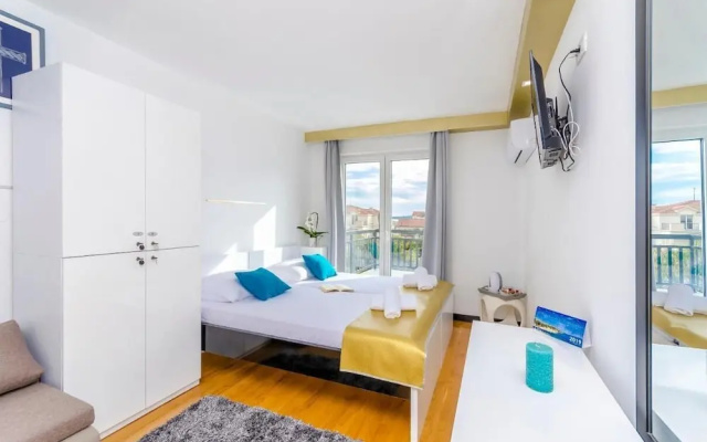 Room-all Saints Suites B&b Kastela - Dou