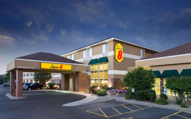 Super 8 by Wyndham Madison South