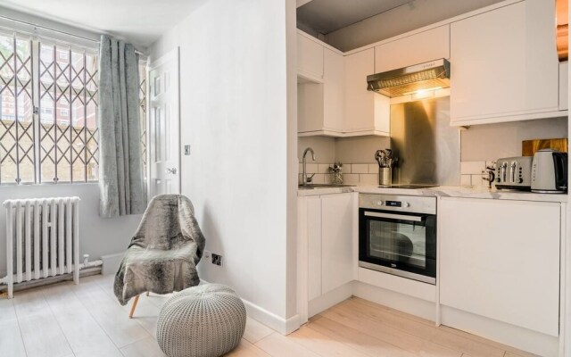 Lovely 1BR Home in Shepherd's Bush, 4 Guests
