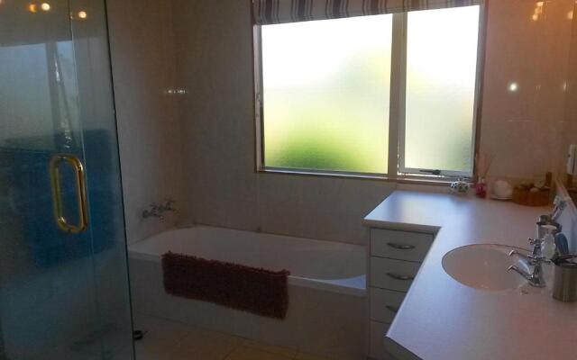 Summer Retreat - Blenheim Holiday Home