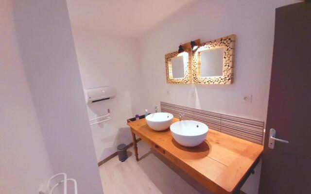 gite des mariés à 7mn du puy du F0U