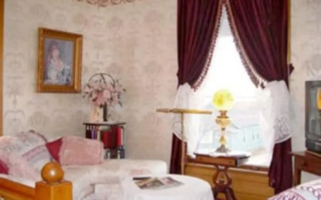 Port City Victorian Inn