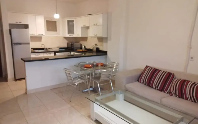 Remarkable 2-bed Apartment in Makadi Heights