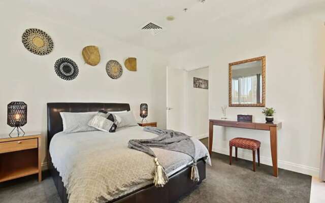 Spacious Apartment In Central Auckland