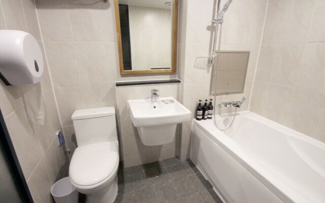 Louis Hotel Busan Beomildong