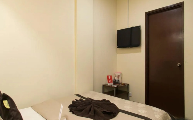 OYO 106 Zodiac Golden Palace Hotel