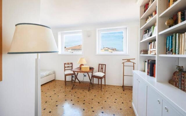 Ca' Fenice, charming apartment in San Marco, sleep 7