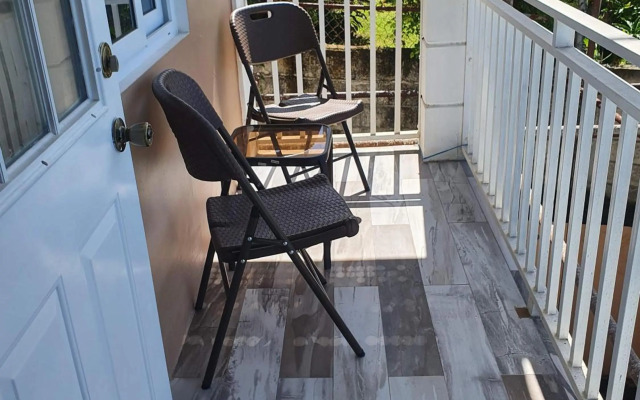 Lovely 2-bedroom apartment with shared jacuzzi & pool