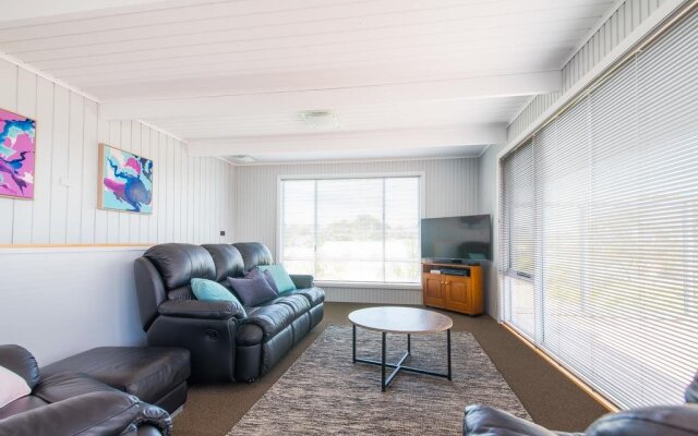 Bridport Holiday House