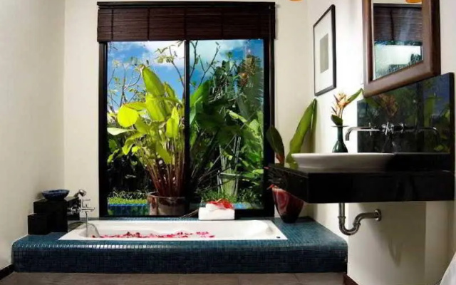Two Villas Holiday Oriental Style Nai Harn Beach