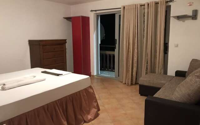 Apartments & Rooms Rozana