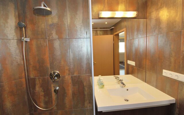 Arpad Bridge Apartments