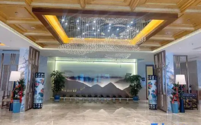 Zhonglu Hotel (Lushan Bailu Avenue)