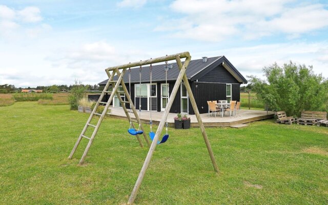 6 Person Holiday Home in Løkken