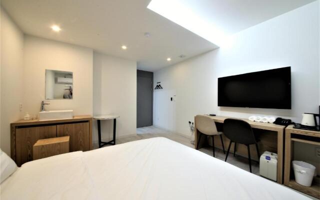 Sloth Hotel Busan Seomyeon