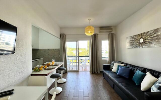 VILAMOURA CENTRAL 4 WITH POOL by HOMING