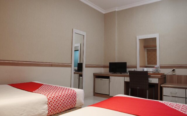 OYO 742 Mona Plaza Hotel