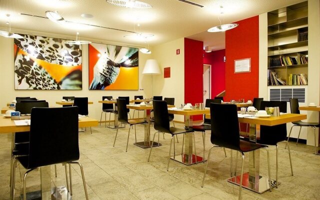 Mercure Milano Solari Hotel