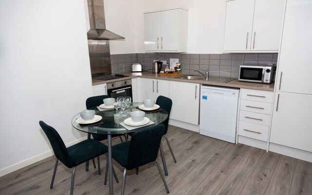 Alexander Apartments Central