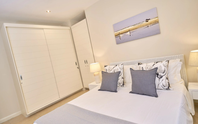 Bon Azur Beachfront Suites & Penthouses with LOV