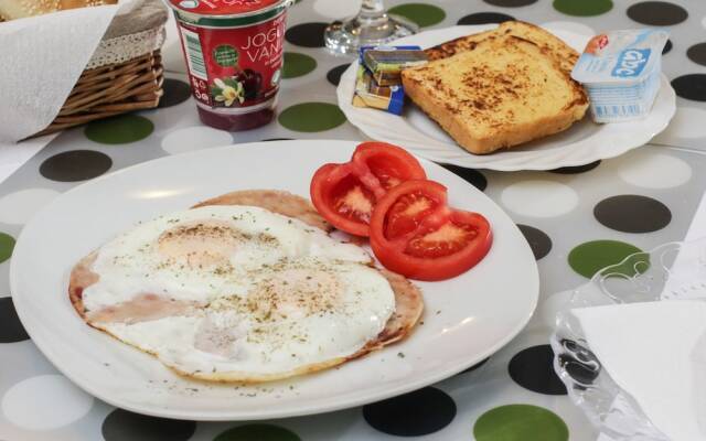 Guest house Halvat