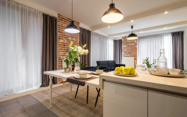 Luxury Apartments Just In Center