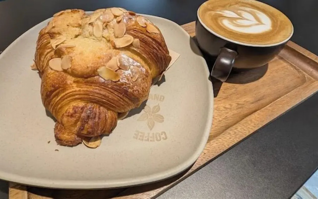 Central Stays by REMOTLYS.com