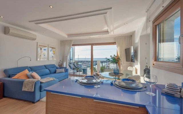 Frontline Penthouse In Puerto Banus