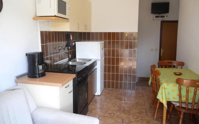 Ivo - With Terrace - B2